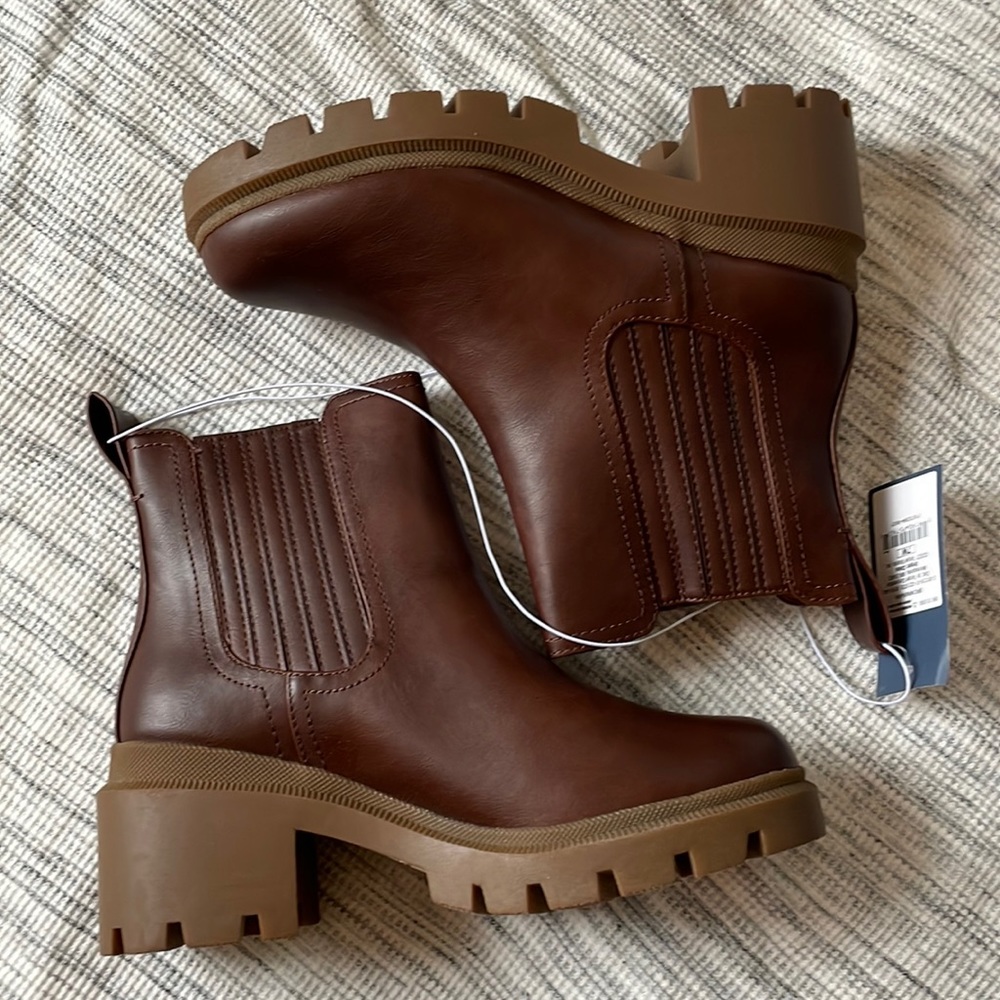 Universal Thread Chunky Boots